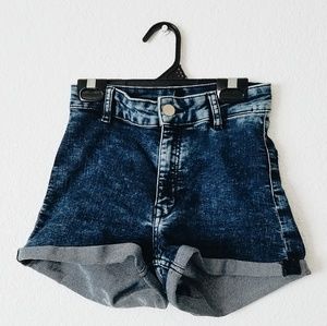 Highwaisted jean shorts